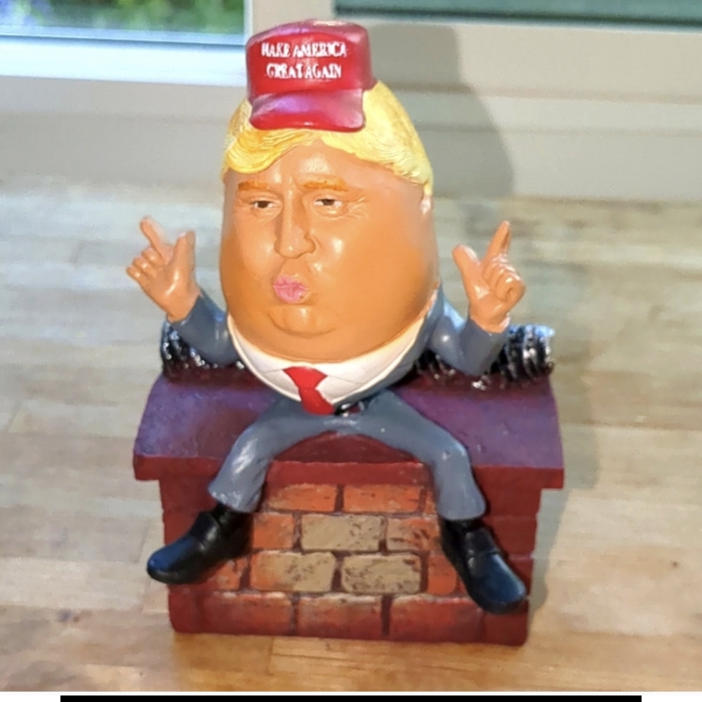 The Donald NIB Bobblehead Trumptie Dumptie
